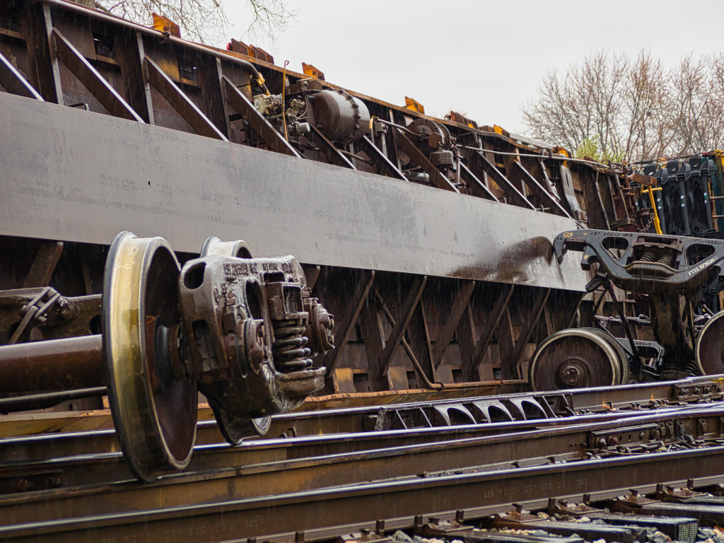 train derailment-High-Quality